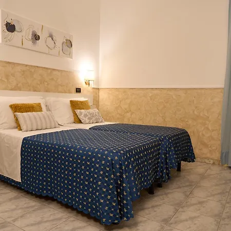 Ascot Ξενοδοχείο 2*